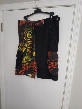 Black & Orange Vintage Y2K Graphic Cargo Board Size 34 Men’s Shorts